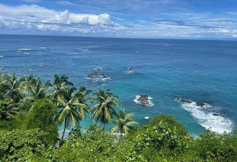 פנסיון Luminosa Uvita Hostel