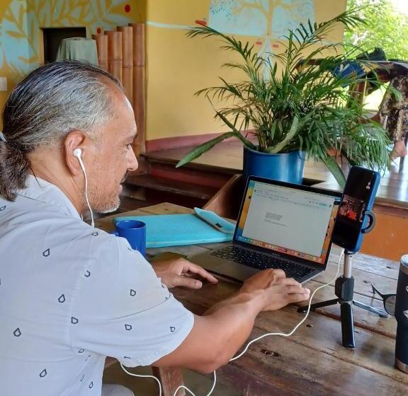 פנסיון Luminosa Uvita Hostel