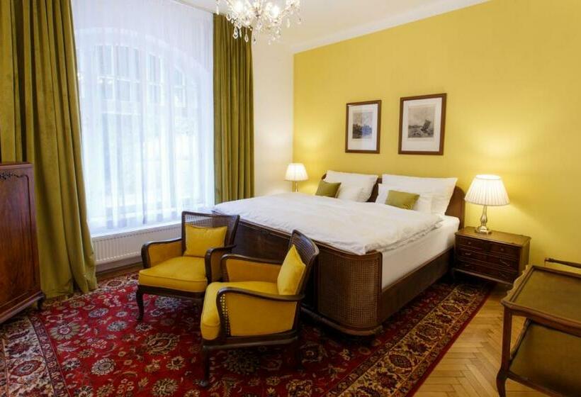 פנסיון Parkhotel Vrbno