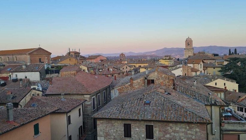 مبيت وإفطار La Corte Del Grillo   Residenza D Epoca