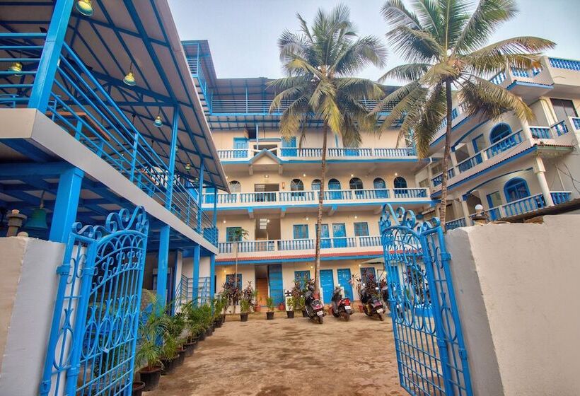 فندق Mandrem Retreat Beach Resort