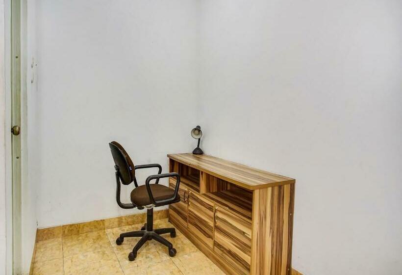 בית מלון כפרי Oyo 90771 Mess 19 Syariah