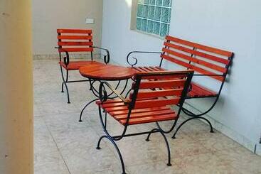 پانسیون Magville Guest House