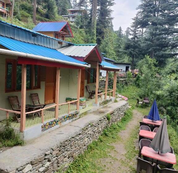 بنسيون Reverberate Cafe & Cottages   Negi S Place