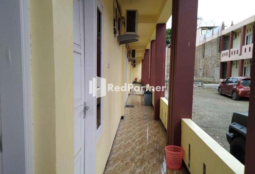 فندق Boarding House Syariah Mm Bone Redpartner