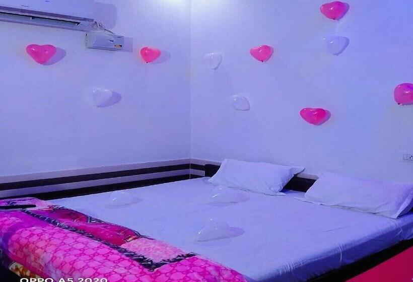 בית מלון כפרי Pop 83301 Suresh Chand