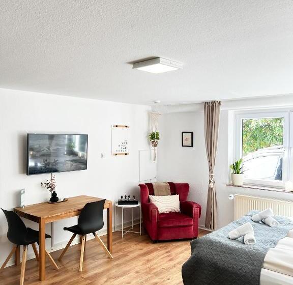 مبيت وإفطار Modern Room With Netflix In Porta Westfalica