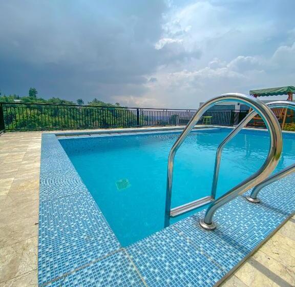 فندق Al Marina Resort