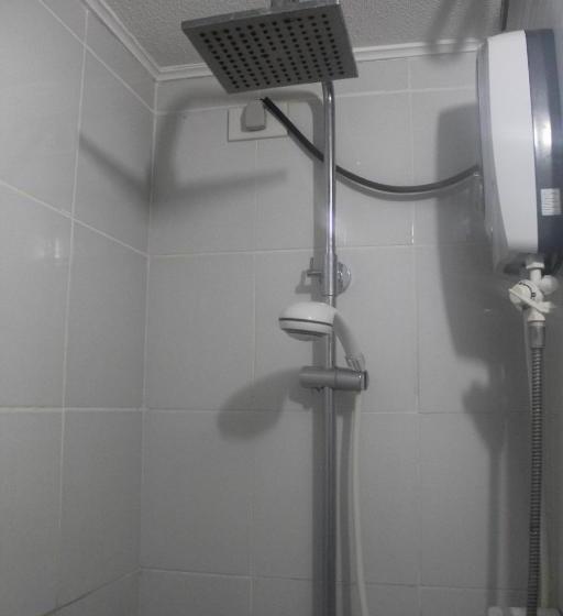 One Oasis A10 3mins Walk Sm Mall,free Pool   Wifi