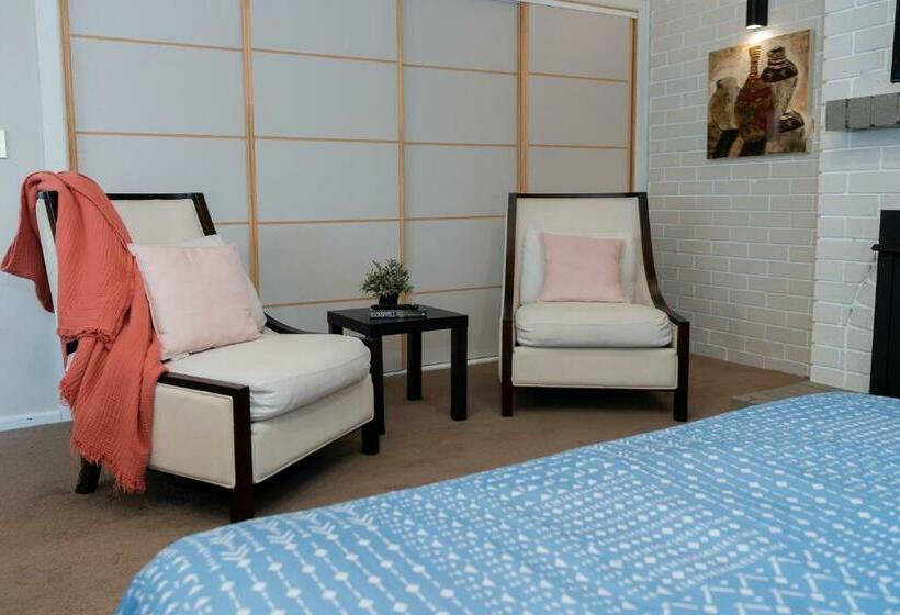 פנסיון Cozy And Spacious Studio With Sunny Deck