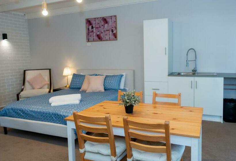 פנסיון Cozy And Spacious Studio With Sunny Deck