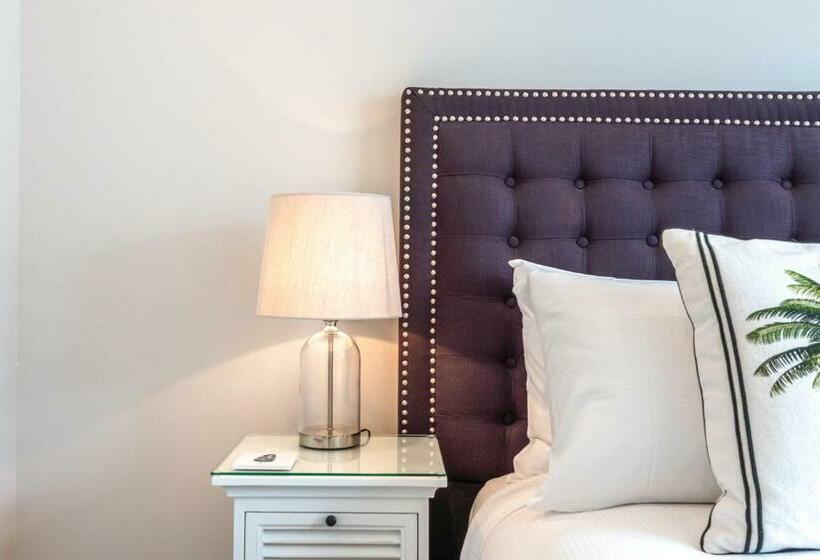 פנסיון Hampton Court