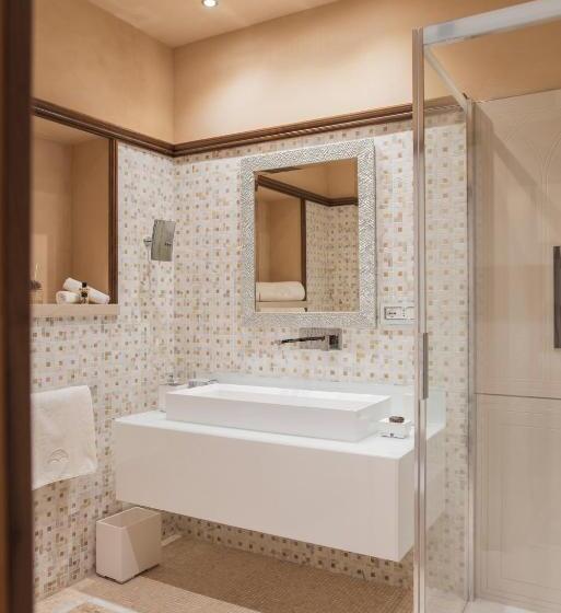 بنسيون La Rondinaia