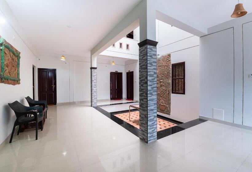 ペンション Oyo 78243 Vedica Home Stays