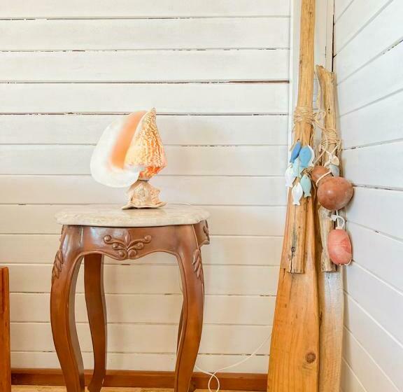 پانسیون Uba Village