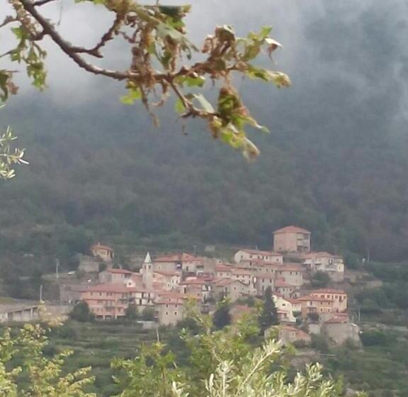 مبيت وإفطار Il Girasole ...at Andorus  House