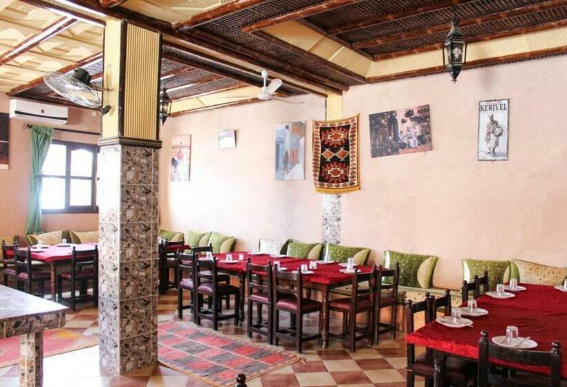 تختخواب و صبحانه La Rose De Sable