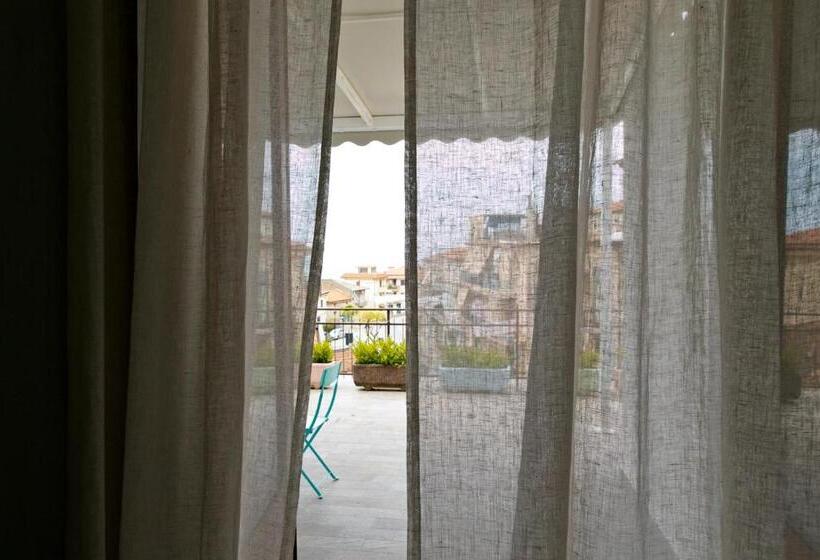 تختخواب و صبحانه La Terrazza Dei Tramonti