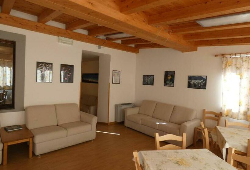ホテル Albergo Pineta