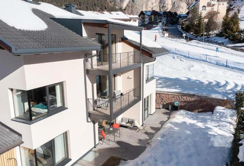 هتل Villa David Dolomites