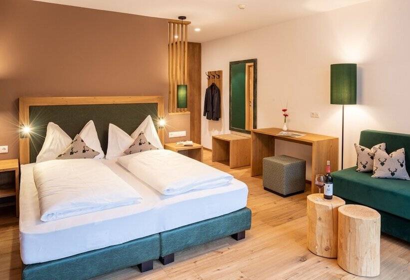 River Hotel Post