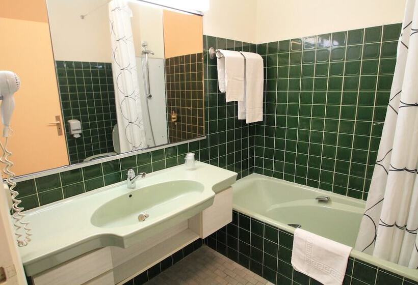 هتل Adonis Lyon Est Hôtel Artys
