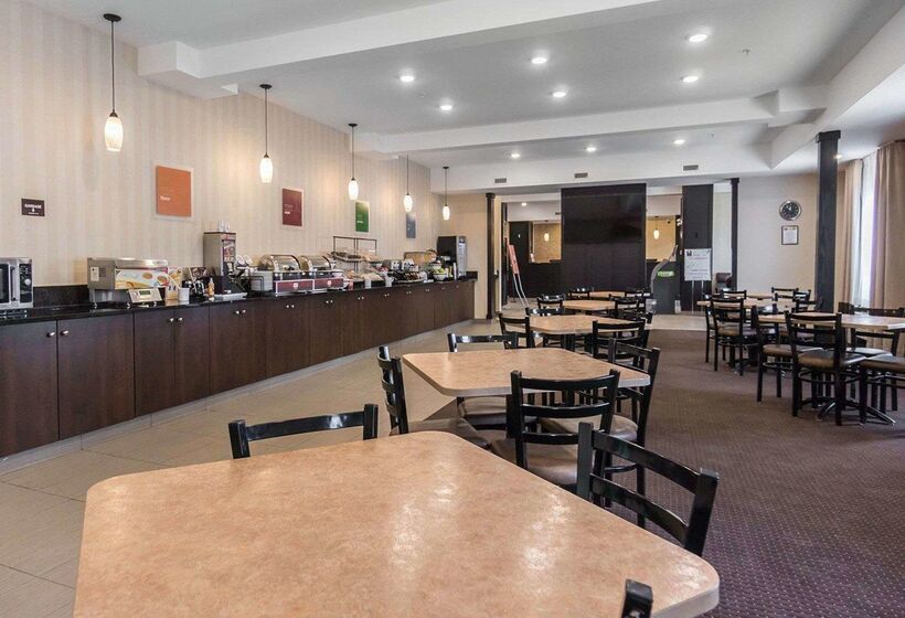 בית מלון כפרי Comfort Inn & Suites