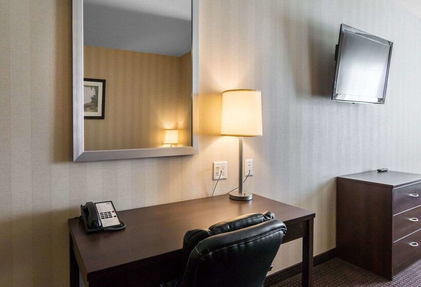 בית מלון כפרי Comfort Inn & Suites