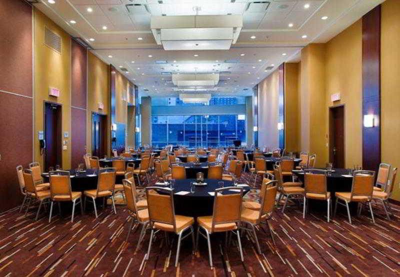 هتل Courtyard By Marriott Montreal Downtown