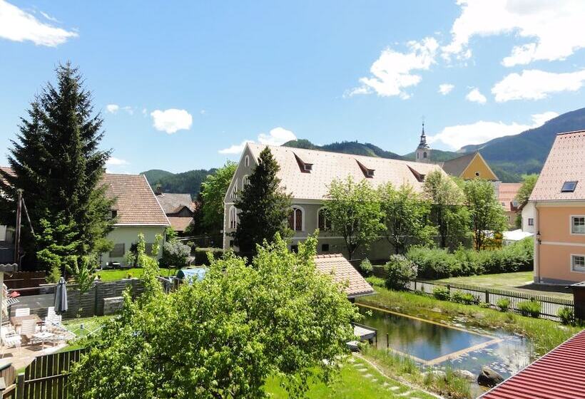 Отель Familiengasthof Maier