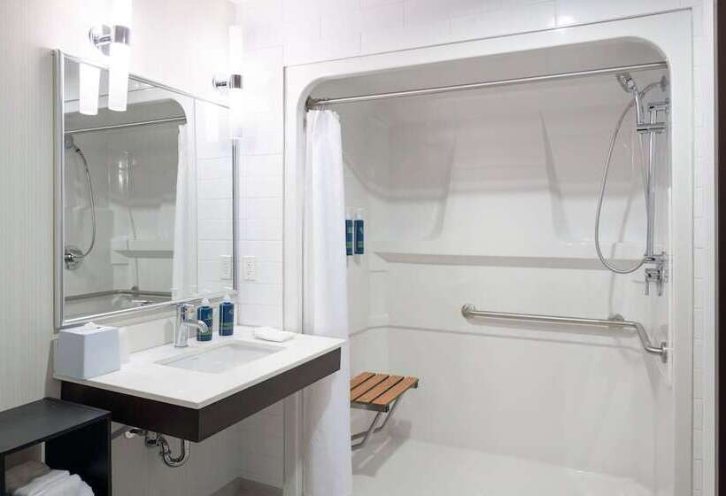 هتل Four Points By Sheraton Edmonton International Airport