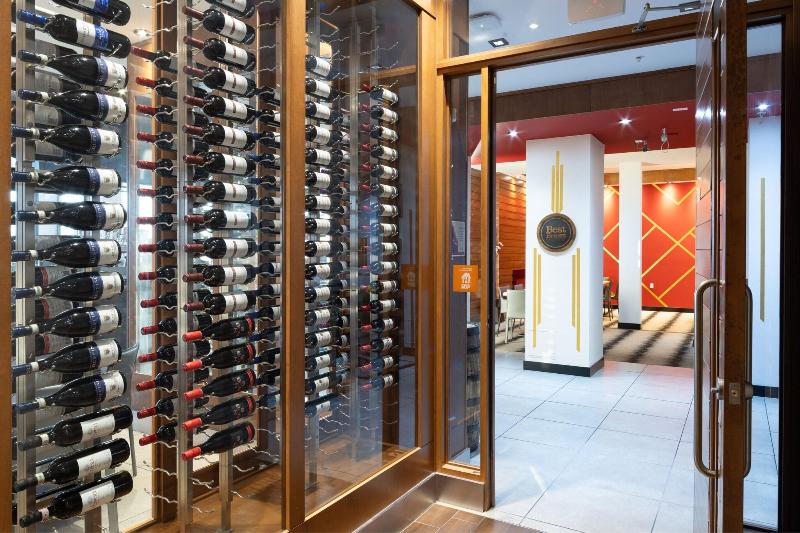 هتل Four Points By Sheraton Edmonton International Airport