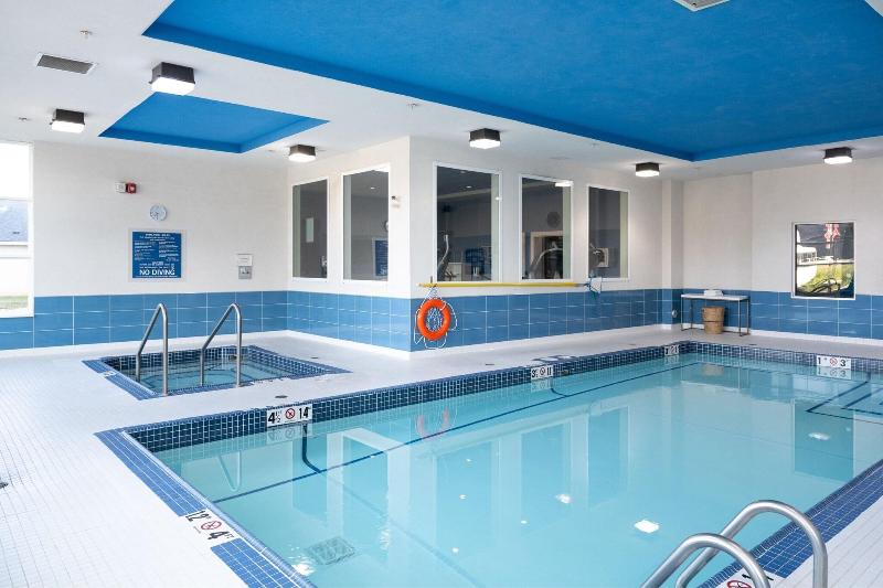 هتل Four Points By Sheraton Edmonton International Airport