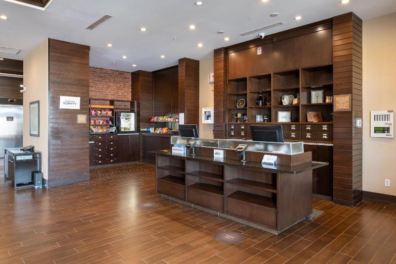 هتل Four Points By Sheraton Edmonton International Airport