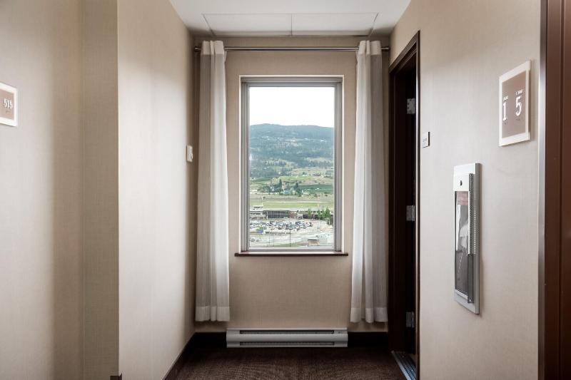 ホテル Four Points By Sheraton Kelowna Airport