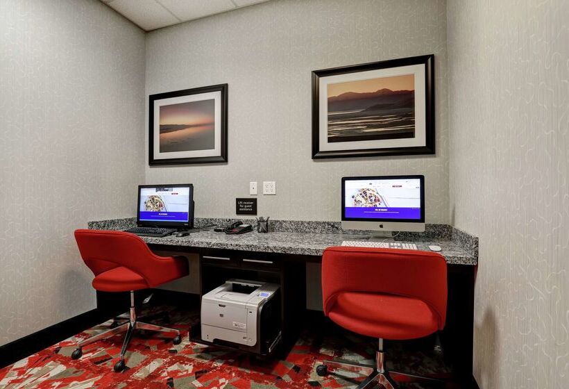 בית מלון כפרי Hampton Inn By Hilton Chilliwack