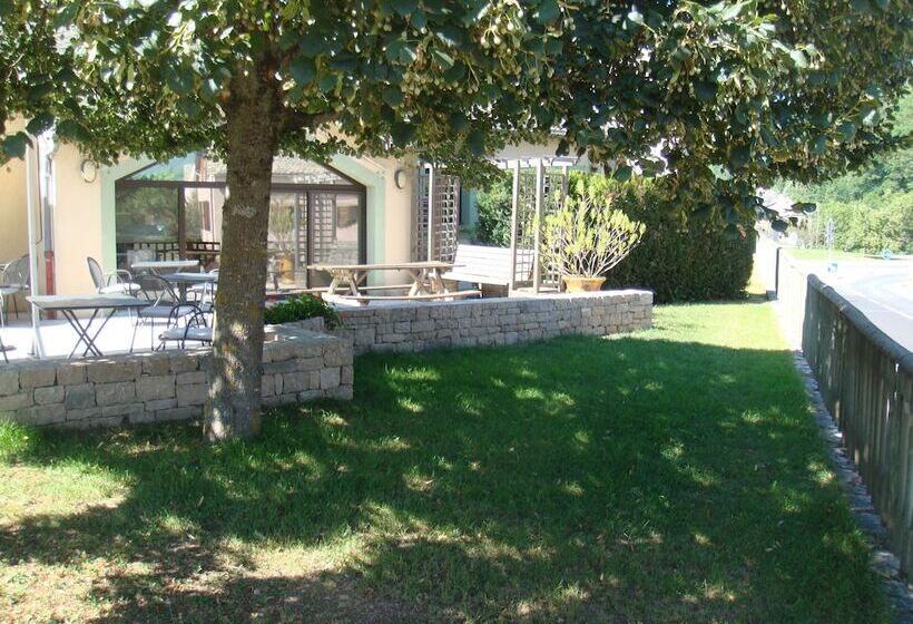 호텔 Hôtel Restaurant Le Calice Du Gevaudan   A75