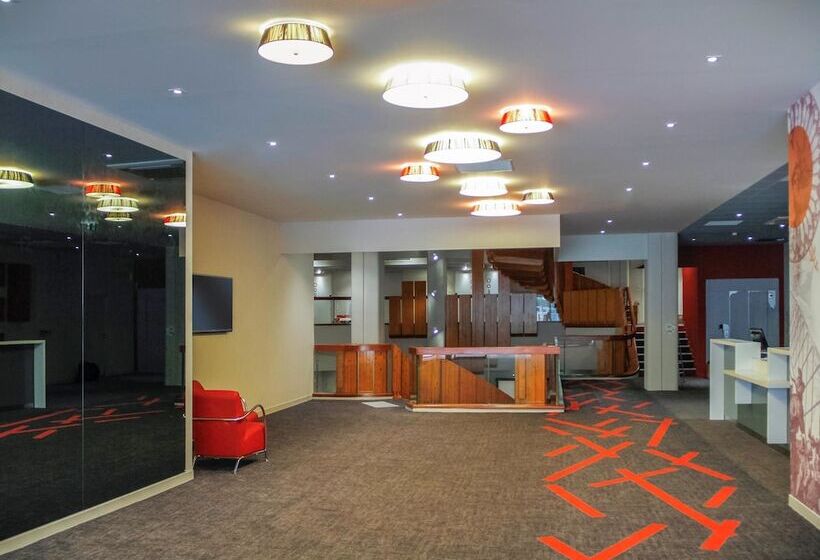 בית מלון כפרי Ibis Styles Poitiers Centre