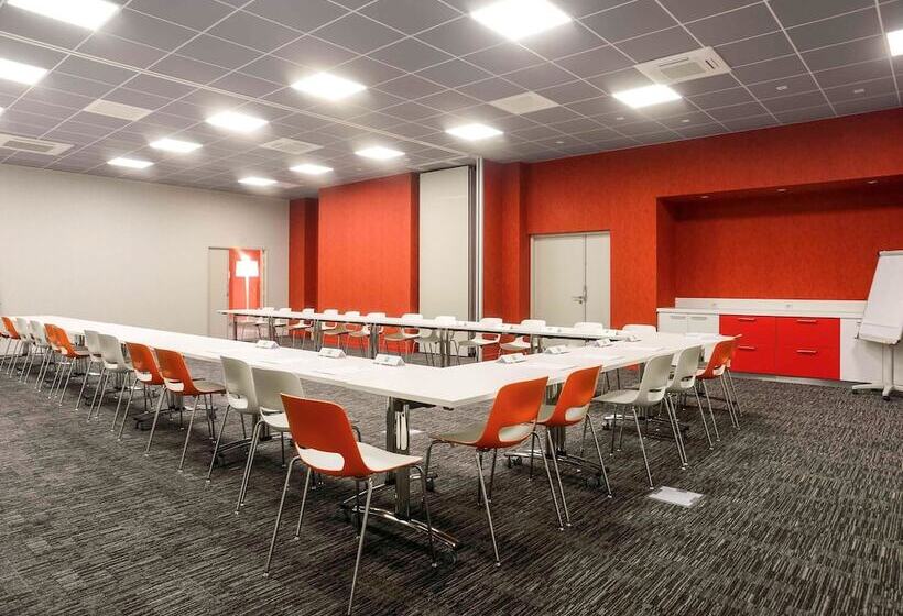 בית מלון כפרי Ibis Styles Poitiers Centre