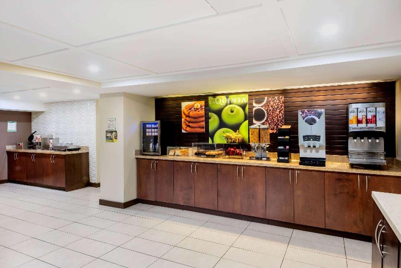 فندق La Quinta By Wyndham Oshawa
