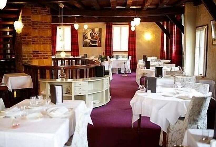 Отель Le Moulin De Mombreux