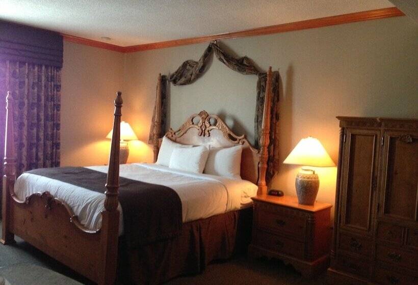 فندق Petawawa River Inn & Suites