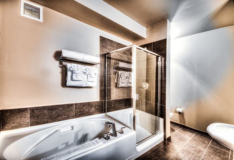 فندق Podollan Inn & Spa  Grande Prairie