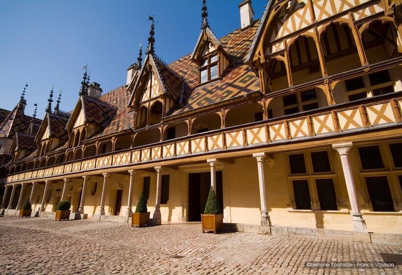 Отель Premiere Classe Beaune