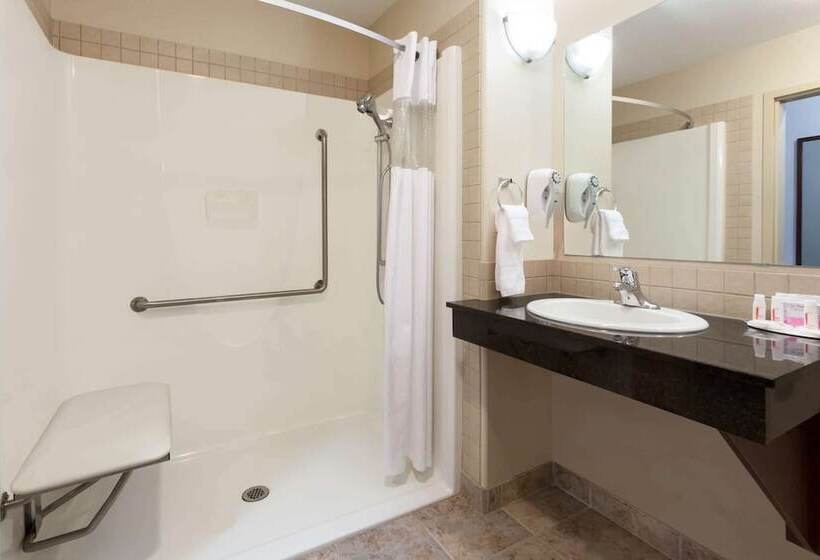 فندق Ramada By Wyndham Weyburn