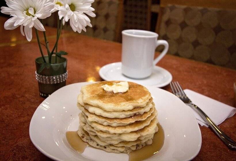 בית מלון כפרי Service Plus Inns & Suites Drayton Valley