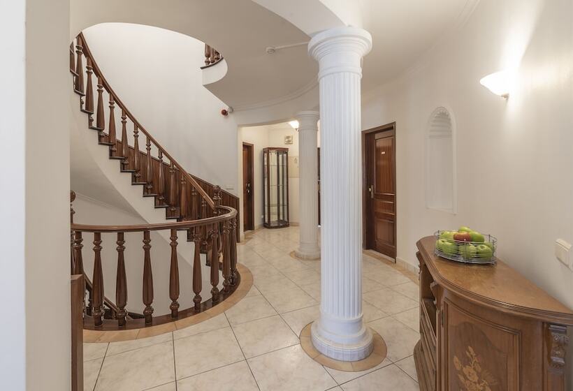 ホテル Bertolina Guest House