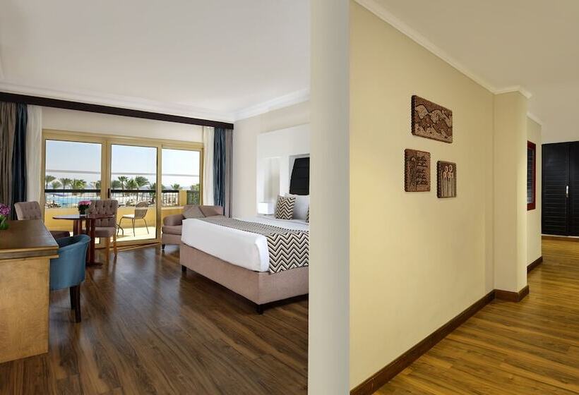 ホテル Coral Sea Holiday Resort And Aqua Park