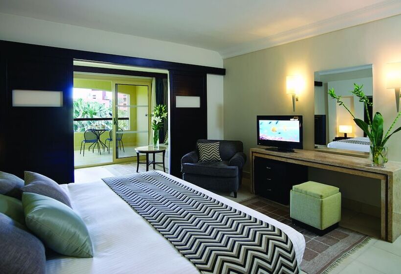 ホテル Coral Sea Holiday Resort And Aqua Park