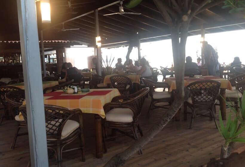 فندق Ninos On The Beach
